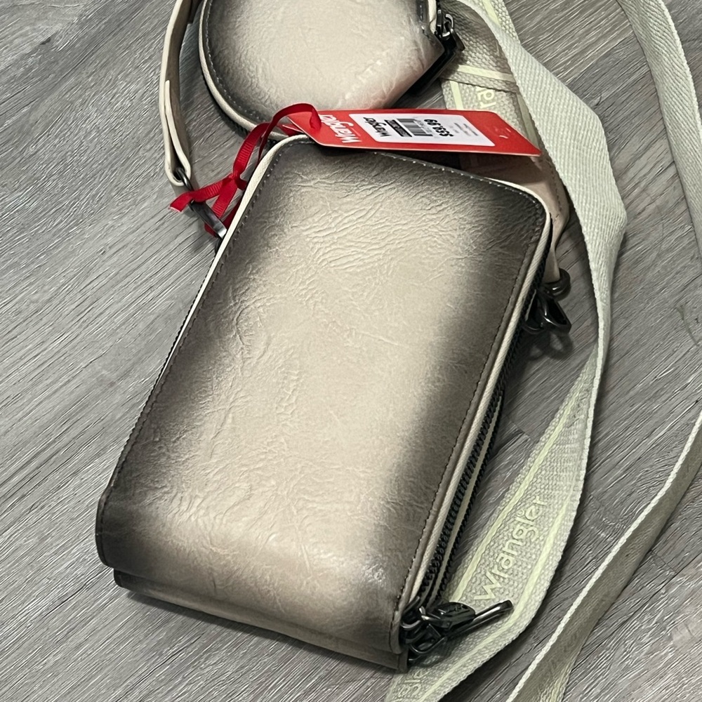 Wrangler Crossbody Bag Set with Coin Purse - Picture 6 of 11